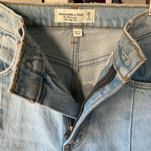 Abercrombie & Fitch 90s Straight Ultra High Rise Curve Love Jeans | Size 26 - Picture 2 of 7
